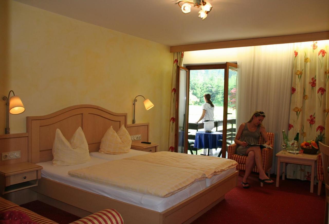 Hotel Garni Pension Zur Wacht Strobl Rum bild