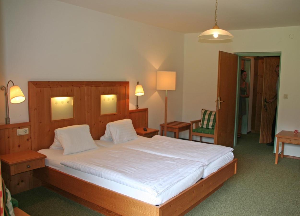 Hotel Garni Pension Zur Wacht Strobl Rum bild